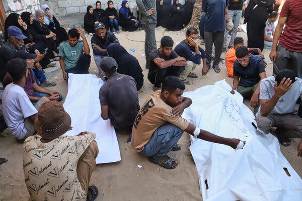 19int-gaza-aid-ptzg-articleLarge