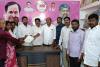 18 మంది లబ్ధిదారులకు రూ.3.94 లక్షల సీఎంఆర్‌ఎఫ్ చెక్కుల పంపిణీ