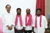 కేసీఆర్‌ మళ్లీ సీఎం కావాలని యువకుల పాదయాత్ర