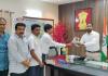 డాక్టరేట్ పొందిన జిల్లా ఉపాధ్యాయుడిని అభినందించిన కలెక్టర్ సత్యప్రసాద్
