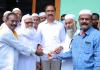 మజీద్ కమిటీ సభ్యులకు చెక్కు అందజేసిన ఎమ్మెల్యే డా సంజయ్ కుమార్