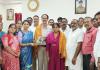 హర్ ఘర్ తిరంగా – తిరంగా యాత్రలో భాగంగా మాజీ సైనికుడు దూరిశెట్టి కిరణ్ కుమార్‌ను సన్మానించిన  డా. బోగ శ్రావణి