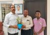 క్యాన్సర్ బాధితుడికి ఎమ్మెల్యే చేతుల మీదుగా ఆర్థిక సాయం: రిటైర్డ్ ఉద్యోగి శ్రీనివాస్‌కు ఎమ్మెల్యే ప్రశంస.!