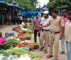 రైతు బజార్ లోనే కూరగాయల విక్రయాలు జరపాలి.  టౌన్ సిఐ కరుణాకర్ 