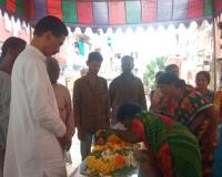 కాంగ్రెస్ నేత ప్రకాష్ కు నివాళులర్పించిన మాజీ మంత్రి