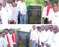 రాయికల్ మండలంలో పలు రోడ్డు పనులకు శంకుస్థాపన చేసిన ఎమ్మెల్యే సంజయ్ 