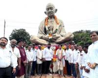 మహాత్ముడి బాట యువతకు ఆదర్శం కావాలి  *పీసీసీ వైస్ ప్రెసిడెంట్ డాక్టర్ కోట నీలిమ