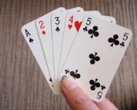 నేరెళ్లలో పేకాట ఆడుతున్నారని పట్టుకొన్న పోలీసులు 