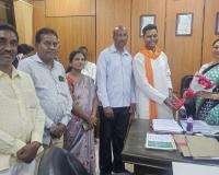 గాంధీ సూపరింటెండెంట్ ను కలిసిన బీజేపీ యువమోర్చా నేత మర్రి