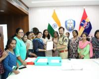 హైదరాబాద్‌లో మహిళా జర్నలిస్టులపై ఆన్‌లైన్‌ బెదిరింపులపై కఠిన చర్యలు తప్పవు : కమిషనర్‌ సజ్జనార్