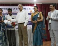 శ్రీదేవి మహిళా ఇంజనీరింగ్ కళాశాల విద్యార్థినికి రెండు బంగారు పతకాలు