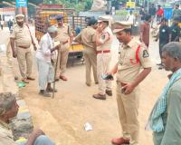 గాంధీ ఆస్పత్రి ఆవరణ నుంచి అనాథలను తరలించిన పోలీసులు