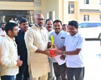 ఇన్ సర్వీస్ ఉపాధ్యాయులకు TET నుండి మినహాయింపు ఇప్పించండి