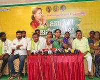 “కృష్ణా నీటిపై అలసత్వం ప్రదర్శిస్తే సీఎం ఇంటి ముందే ధర్నా చేస్తాం” — కల్వకుంట్ల కవిత