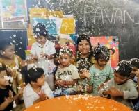 అంగన్వాడీ చిన్నారుల మధ్య స్కై ఫౌండేషన్ వైస్ ప్రెసిడెంట్ పావని జన్మదిన వేడుకలు