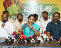 బీఆర్ఎస్‌కు సోషల్ మీడియానే తప్ప… క్యాడర్ లేదు: కల్వకుంట్ల కవిత