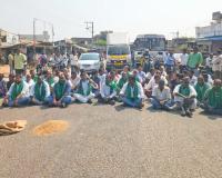 జగిత్యాల–కరీంనగర్ రహదారి పై రైతుల ఆందోళన 