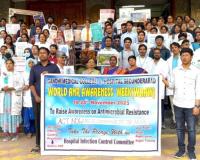 డాక్టర్ల ప్రిస్కిప్షన్ లేకుండా మందులు వాడకూడదు..