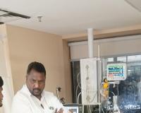 జగిత్యాల పాత్రికేయుడు శఫీని ఆస్పత్రిలో పరామర్శిన మంత్రి అడ్లూరి