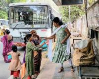 సర్కారు పెద్దలు...! ఫుట్ పాత్ అనాధలను ఆదుకోండి