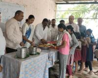 ఆశ్రయ గర్ల్స్ హోమ్‌లో అన్నదానం