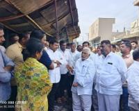 జగిత్యాల కొండగట్టు అగ్నిప్రమాద బాధితులను పరామర్శించిన మంత్రి, ప్రజాప్రతినిధులు