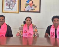 సీఎం కు, మంత్రులకు ఎన్నికల కోడ్ వర్తించదా?   ఎలక్షన్ కమిషన్ స్పందించి సీఎం పర్యటనను నిలిపివెయ్యాలి  జిల్లా పరిషత్ తొలి ఛైర్ పర్సన్ దావ వసంత సురేష్