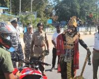 రోడ్డు భద్రతపై యమధర్మరాజుగా అవగాహన