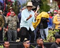 “యోధుల్లా నిలబడాలి… అమెరికా దౌడ పళ్లను పగలగొట్టాలి”