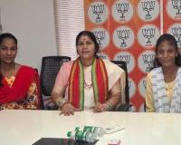 గాంధీ పేరు మార్పుపై కాంగ్రెస్‌ నిరసనలు అర్థరహితం : బీజేపీ నేత  రాజేశ్వరి