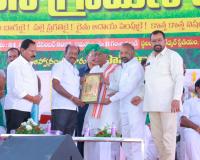 కిసాన్ గ్రామీణ మేళలో మాజీ గవర్నర్ బండారు దత్తాత్రేయకు జిల్లా కురుమ సంఘం ఘన సన్మానం