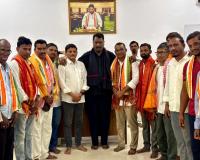 కాంగ్రెస్ పార్టీలో చేరిన శేఖల్ల సర్పంచ్, ఉపసర్పంచ్‌తో పాటు 50 మంది నాయకులు