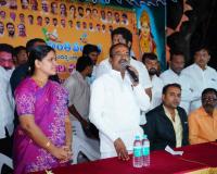 నిజాంపేట్ ఫేజ్–3లో సంక్రాంతి కానుకల పంపిణీ