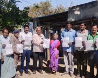 ఎన్నికల హామీల అమలే ప్రజాప్రభుత్వ లక్ష్యం – గృహ జ్యోతి పథకం లబ్ధిదారులకు పత్రాల పంపిణీ