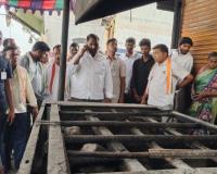 అగ్ని ప్రమాద బాధితులను పరామర్శించిన మంత్రి అడ్లూరి