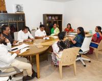 తెలంగాణ అధ్యయన కమిటీల సభ్యులతో కవిత