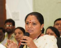 బ్యాక్‌డోర్‌లో బ్యాక్‌లాగ్ రిక్రూట్‌మెంట్?: కవిత 