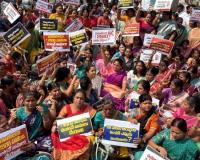 అంగన్‌వాడీల్లో రాజకీయ జోక్యం సరికాదు : కల్వకుంట్ల కవిత