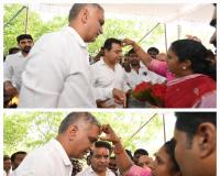 తొలి జెడ్పి చైర్ పర్సన్ నివాసానికి కేటీఆర్ హరీష్ రావు రాక స్వాగతం పలికిన మాజీ జడ్పీ చైర్పర్సన్ వసంత