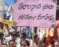 పరిగి ఇండస్ట్రియల్ కారిడార్ వ్యతిరేకంగా రైతుల ఆందోళన.. వికారాబాద్‌లో కవిత అరెస్ట్