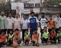 కొనసాగుతున్న ఉచిత బాస్కెట్బాల్ శిక్షణ శిబిరం