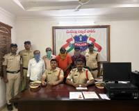 తహసీల్దార్ సంతకం ఫోర్జరీ  ::నకిలీ పత్రాలతో భూమి రిజిస్ట్రేషన్:: నలుగురు నిందితుల అరెస్ట్