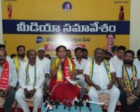 సింగరేణి ప్రాంత వనరులు, ప్రజలను దోచుకుంటున్న కాంగ్రెస్ నేతలు: కవిత 