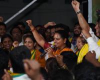 2 లక్షల ఉద్యోగాలు, 20 వేల కానిస్టేబుల్ పోస్టుల భర్తీకి కల్వకుంట్ల కవిత ధర్నా, డిమాండ్