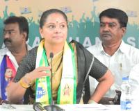 మహిళలపై అసభ్య వ్యాఖ్యలు చేస్తే కేసులు పెట్టాలి: కల్వకుంట్ల కవిత