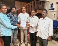 ఫీజు రీయింబర్స్‌మెంట్ బకాయిలు విడుదల చేయాలని ఎమ్మెల్యేకు వినతి