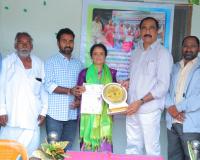పద్మ చక్ర అవార్డు గ్రహీత ఎల్లాల సరిత గోపాల్ రెడ్డికి ఎమ్మెల్యే డాక్టర్ సంజయ్ కుమార్ అభినందనలు
