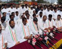 కేటీఆర్‌కు దళితులు, బలహీనవర్గాల సంక్షేమం పట్టలేదు
