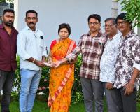సీనియర్ జర్నలిస్ట్ గాజుల నాగరాజుకు ప్రెస్ క్లబ్ ఆర్థిక సాయం