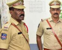 లంచం ఆరోపణలతో సీఐ, ఎస్సైలపై బదిలీ వేటు